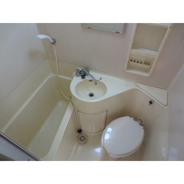 バス・シャワールーム　バス、トイレは同室です