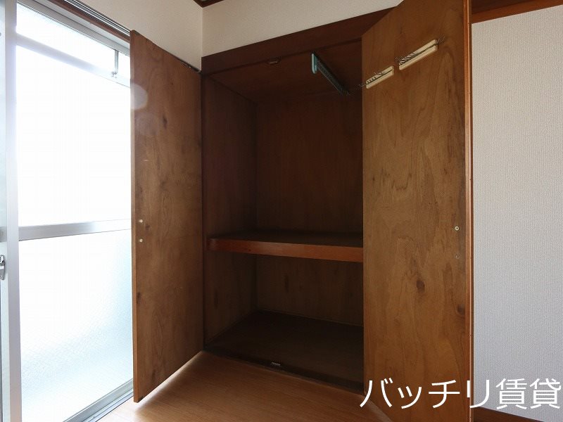 収納　同型タイプの為現状優先