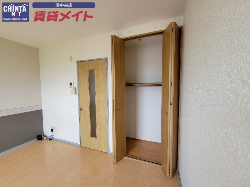 収納　別部屋反転参考写真です