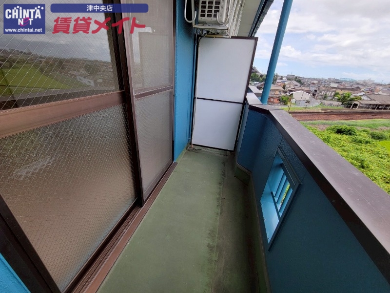 バルコニー　別部屋反転参考写真です