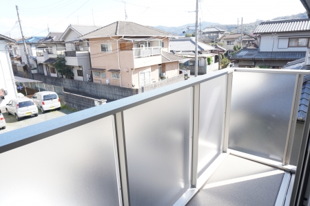 バルコニー　外からの目が気にならないバルコニーで洗濯物が干せます