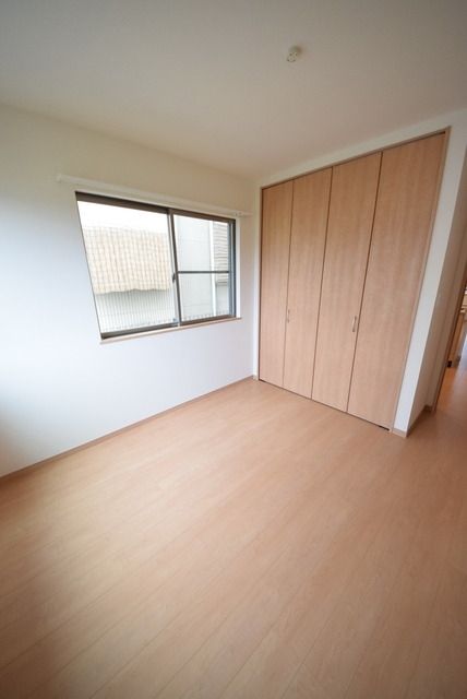 居室・リビング　☆明るい６．０帖のお部屋です☆