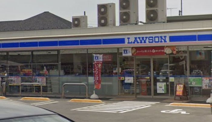 コンビニ　ローソン 藤沢鵠沼神明四丁目店（コンビニ）まで366m