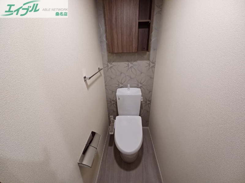トイレ　同建物別部屋写真です