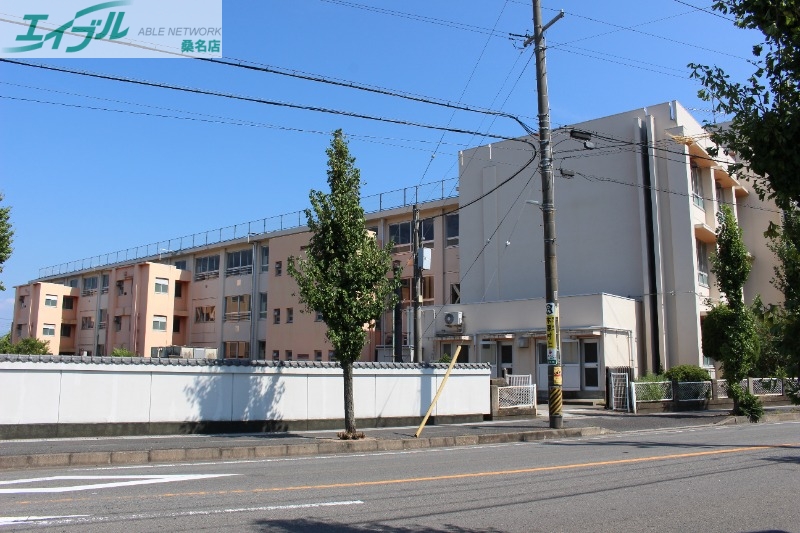 小学校　桑名市立日進小学校（小学校）まで410m