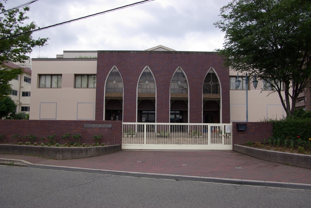中学校　宝塚市立　長尾中学校（中学校）まで747m
