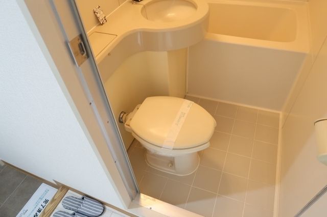 トイレ　別号室参考写真