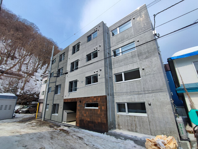 建物外観　札幌市中央区南七条西「アモール円山」
