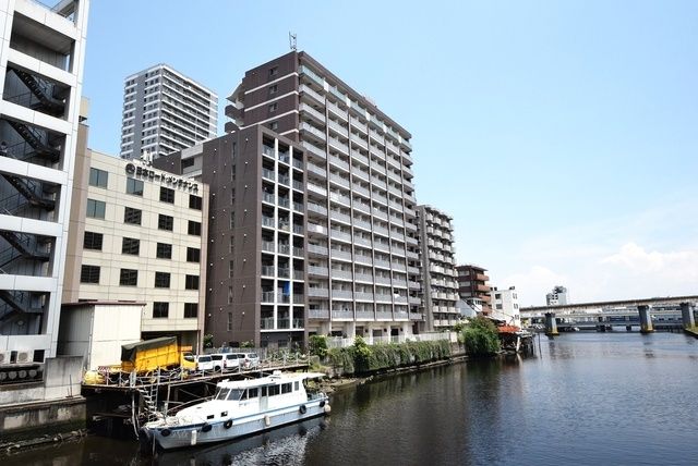 建物外観　★リバーサイドに佇むマンション★