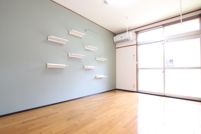 居室・リビング　別のお部屋の写真となりますのでご参考までに。