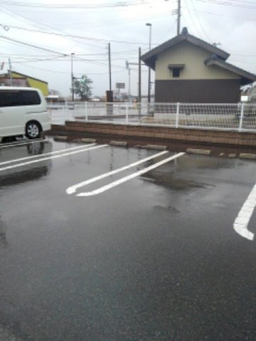 駐車場　駐車場があります