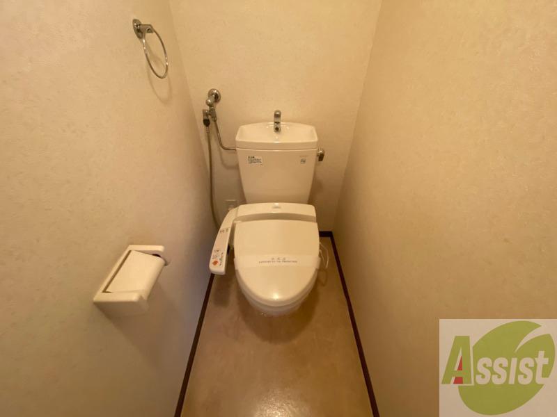 トイレ　こちらはトイレです。清潔感があり、安心して使用できます。