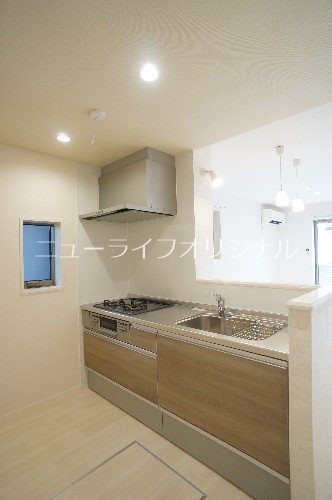 キッチン　グリル付3口コンロでお料理の幅も広がります♪