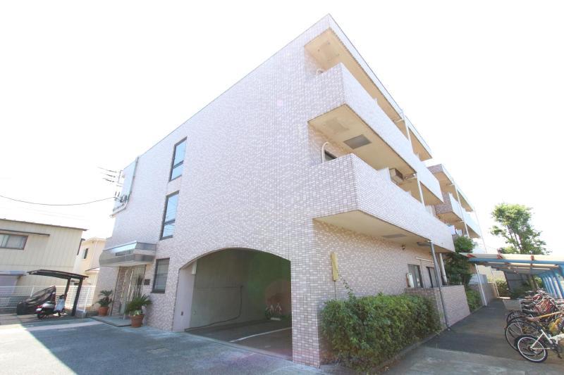 建物外観　人気の鉄筋コンクリート造マンションタイプです。