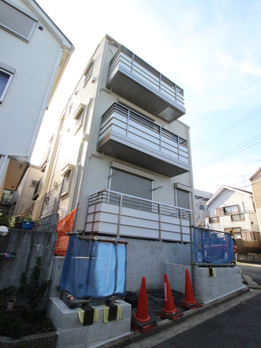 建物外観　建築中