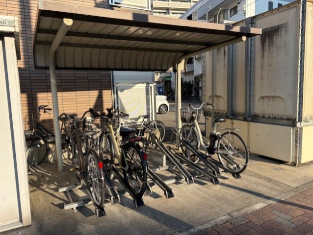 その他　屋根付き駐輪場