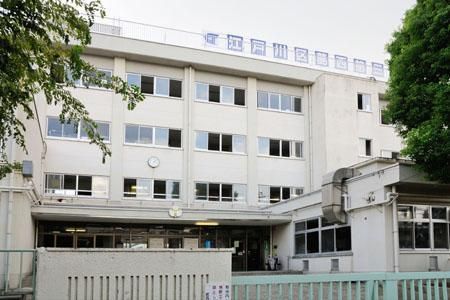 中学校　葛西第三中学校（中学校）まで810m