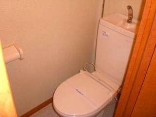 レオパレスイェローローズのトイレ写真