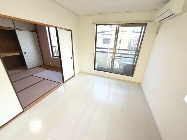 ハイツ松田の居間写真