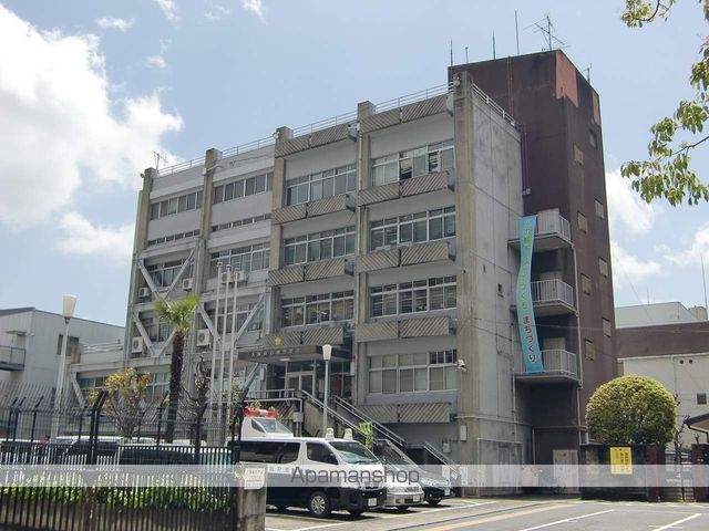警察署・交番　高槻警察署（警察署・交番）まで200m