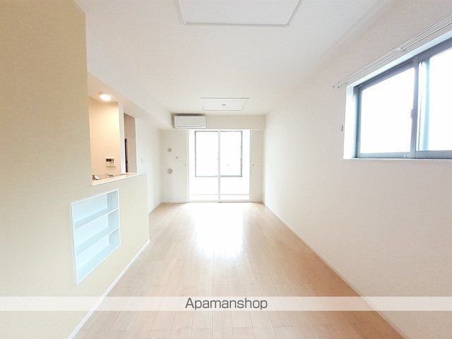 ポライトIIの居間写真