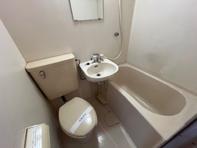 ＪＲ阪和線 鳳駅 徒歩4分 4階建 築38年の風呂写真
