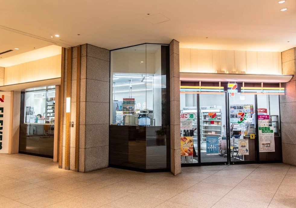コンビニ　セブンイレブン用賀SBS店（コンビニ）まで273m
