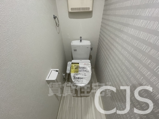ＪＲ関西本線 東部市場前駅 徒歩13分 3階建 築6年のトイレ写真