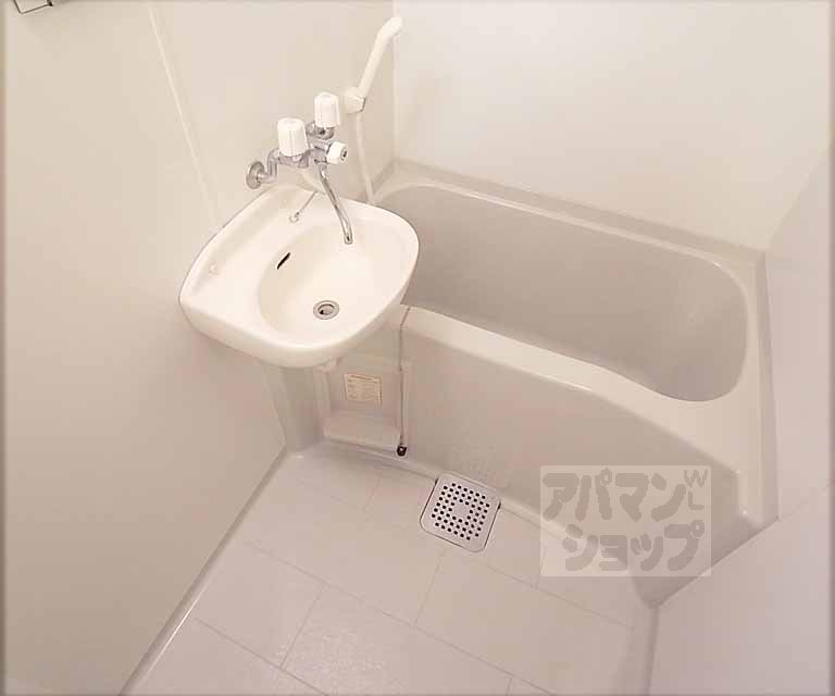 バス・シャワールーム　ゆったり浸かれます！