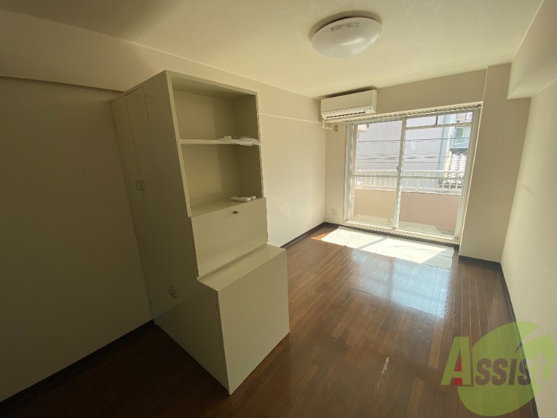 居室・リビング　洋室です。生活のメインとなる部屋ですね。