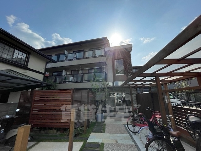 京都市伏見区醍醐中山町のマンションの建物外観
