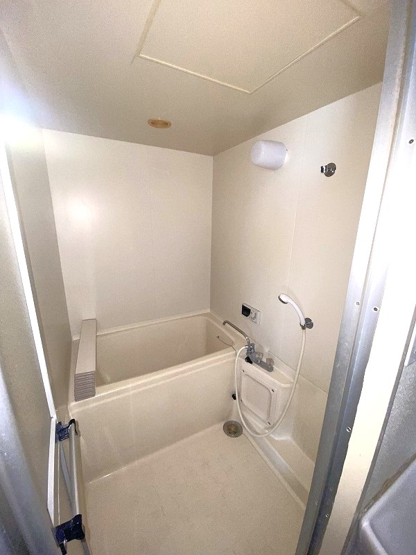 バス・シャワールーム　お風呂は追い焚き機能付き！いつでもあったかいお風呂に入れます