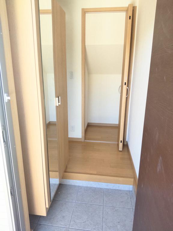 エクレール多田の玄関写真