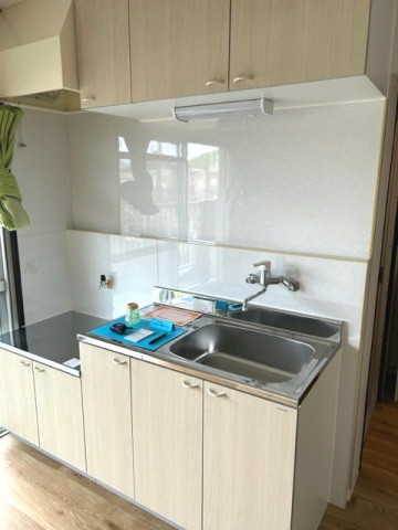 キッチン　写真は別号室のものです。