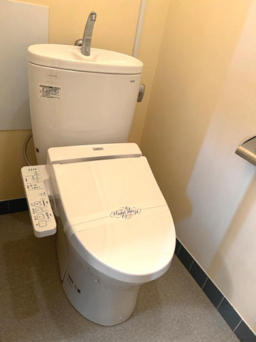 トイレ　写真は別号室のものです。