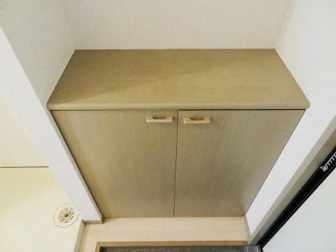 玄関　靴箱