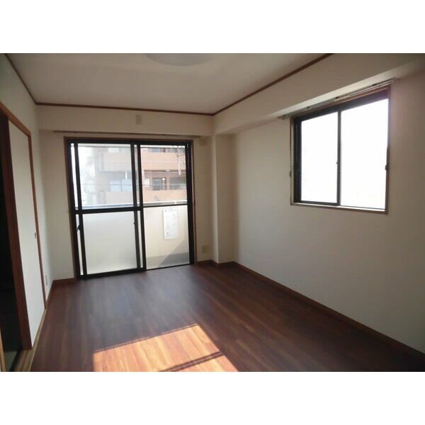 居室・リビング　参考画像(別号室)