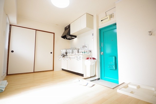 居室・リビング　明るいダイニングスペース！