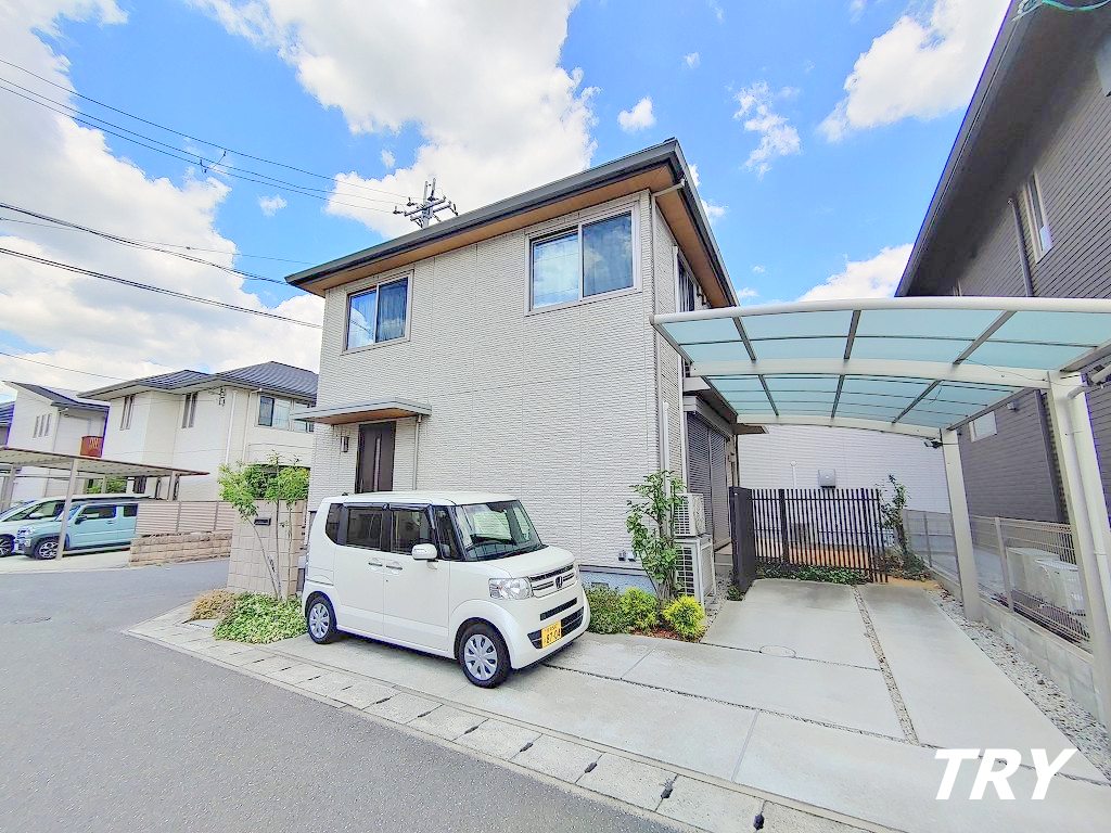 香芝市すみれ野１丁目戸建の建物外観