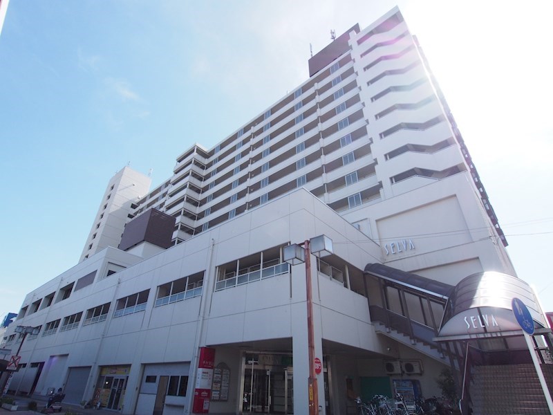 守山市梅田町のマンションの建物外観