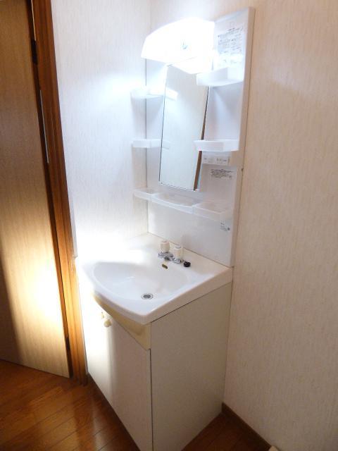 洗面設備　別のお部屋の写真となりますので現況優先となります