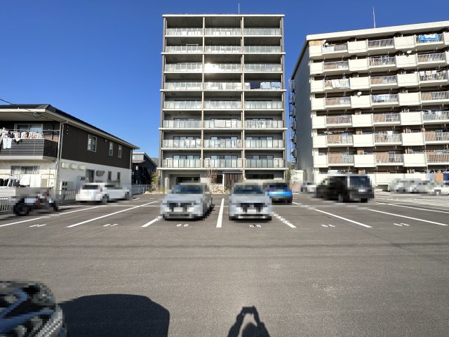 【高知市愛宕町のマンションの建物外観】