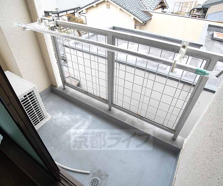 【京都市下京区本塩竈町のマンションのバルコニー】