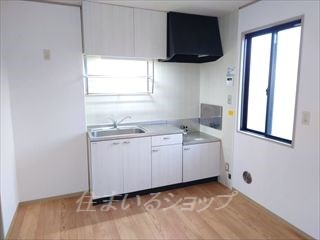 キッチン　窓あり