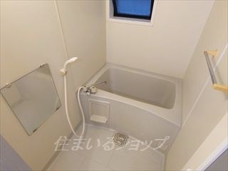 バス・シャワールーム　窓あり