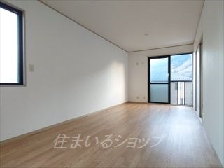 居室・リビング　明るい角部屋です！