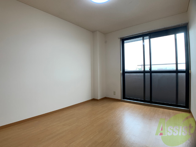 その他部屋・スペース　ゆったり出来そうな広さの洋室。寝室にいかがでしょうか？