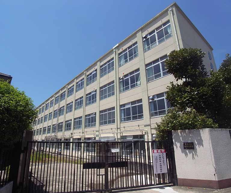 小学校　柊野小学校（上賀茂女夫岩町）（小学校）まで476m