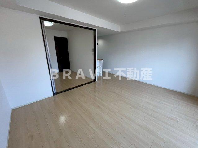 居室・リビング　【グランシス天満橋】ゆったり過ごせる居間です