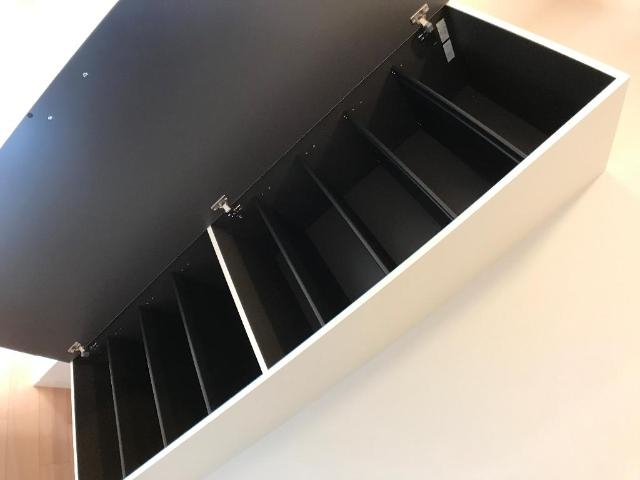 収納　シューズボックス